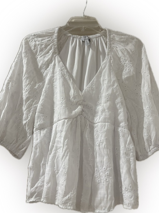 sofia by sofia vergara Tops - Sofia Jeans by Sofia Vergara Reese Top White Eyelet Size M NWT